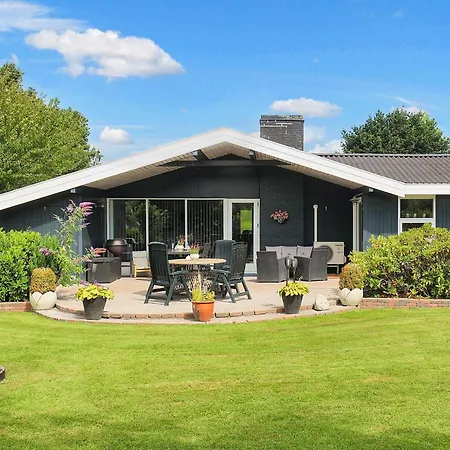 Holiday home 8 Person In Vaeggerlose