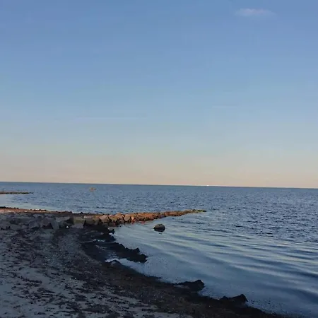 8 Person In Vaeggerlose * Bøtø By