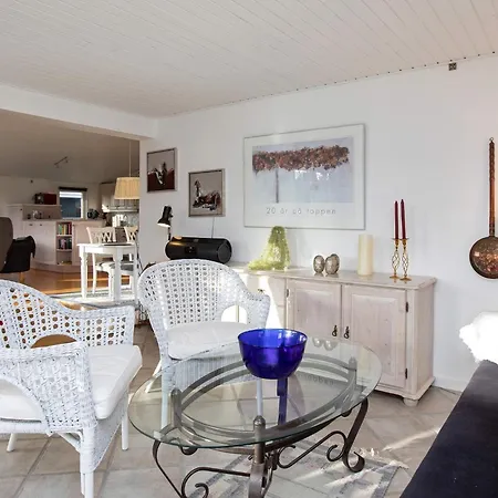 Feriehus 8 Person In Vaeggerlose