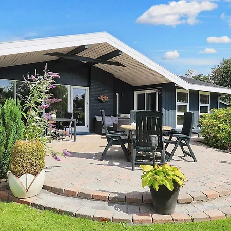 8 Person In Vaeggerlose Holiday home